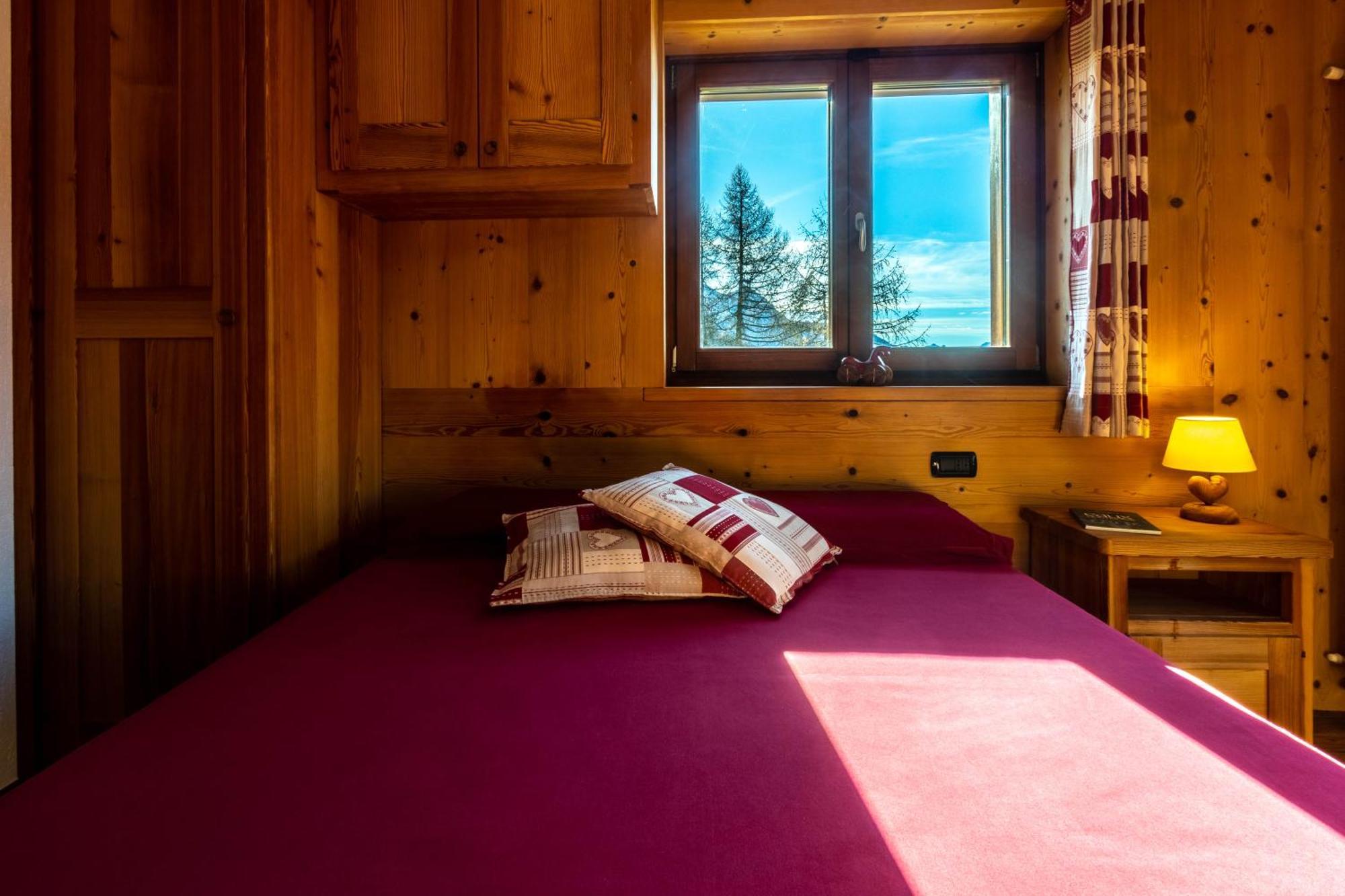 Le Coin Des Melezes - Nature & Trek - Camere In Baita Di Montagna Brusson Exterior photo